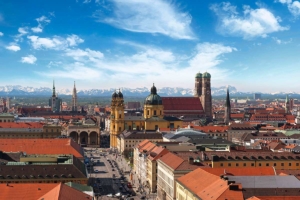 Panorama de la ville de Munich avec les Alpes en fond ©Thomas Klinger / Munchen Tourismus